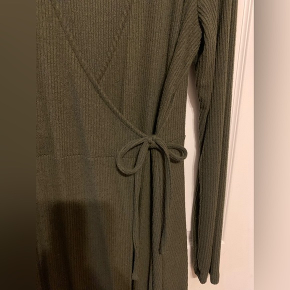 Old Navy Fit & Flare Wrap-Front Rib-Knit Dress for Women - Picture 5 of 7